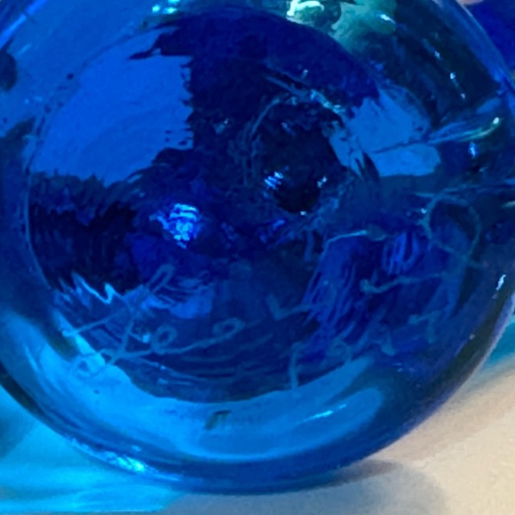 Vintage Leo Ward Bluebird of Happiness
Paperweight Duo Blue Glass Bird Figurines - Picture 4 of 8